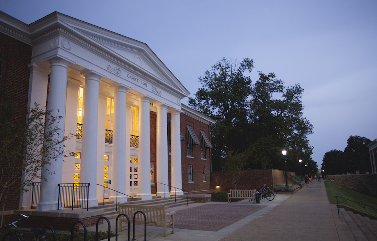 Salesforce Spotlights Batten School with Article in Harvard Business Review