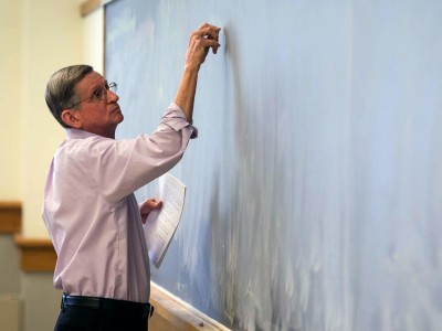 In Senate Hearing, Professor Calls for Low-Income Housing Reform